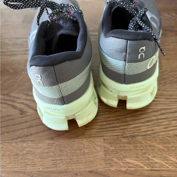 On Running Women's Gray and Pink Athletic Shoes - Picture 5 of 6